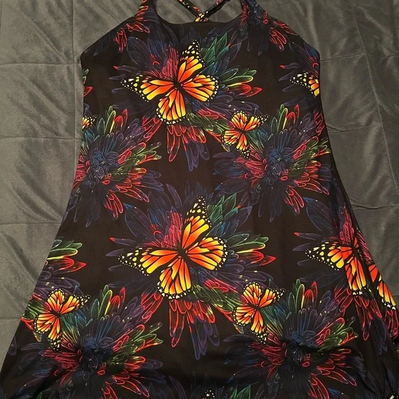 Constantly Varied Gear Strapless Dress with Vibrant Butterfly Design - Picture 2 of 3